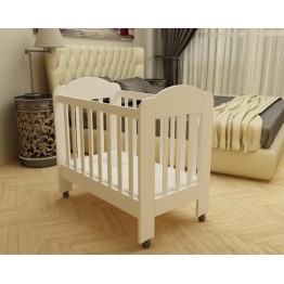 Бяло бебешко легло с две четири решетки и колелца Мини