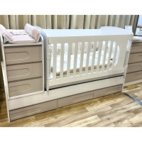 Бебешко легло с люлеещ механизъм и луксозни профили за декорация Елена