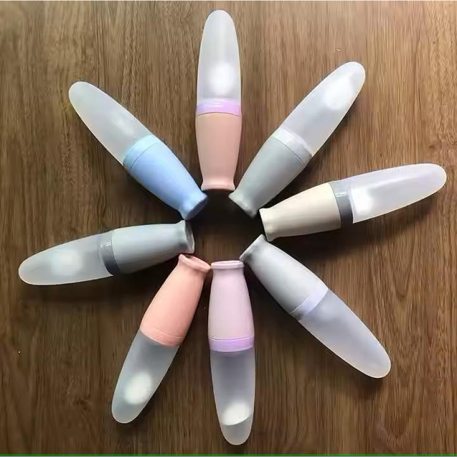 Силиконово шише с лъжица