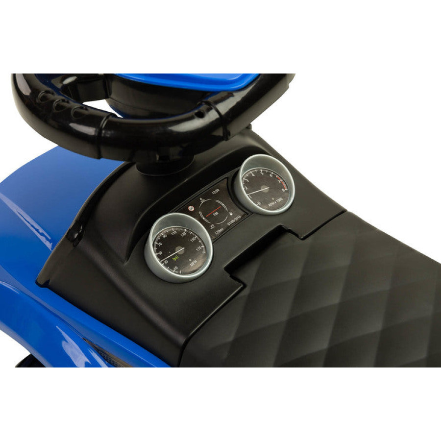 Спортна кола Синя