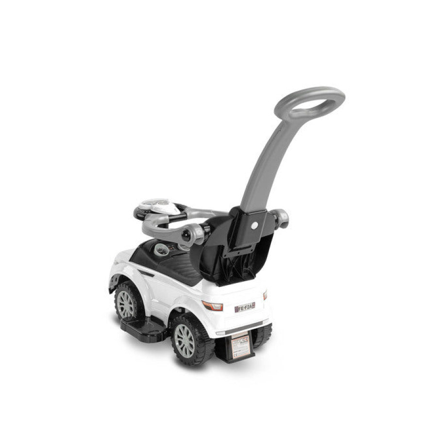 Спортна кола Бяла