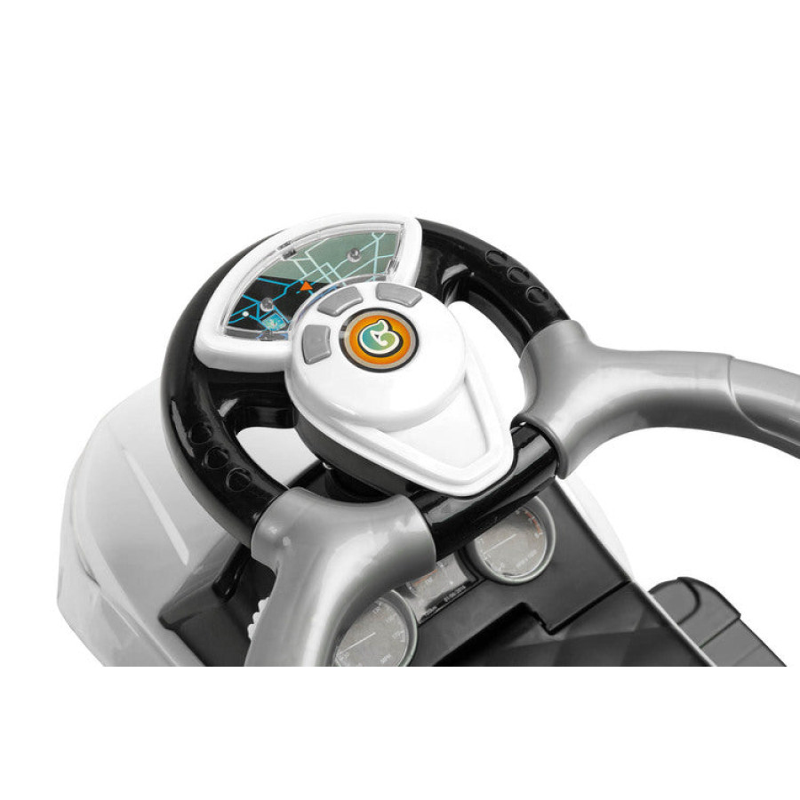 Спортна кола Бяла