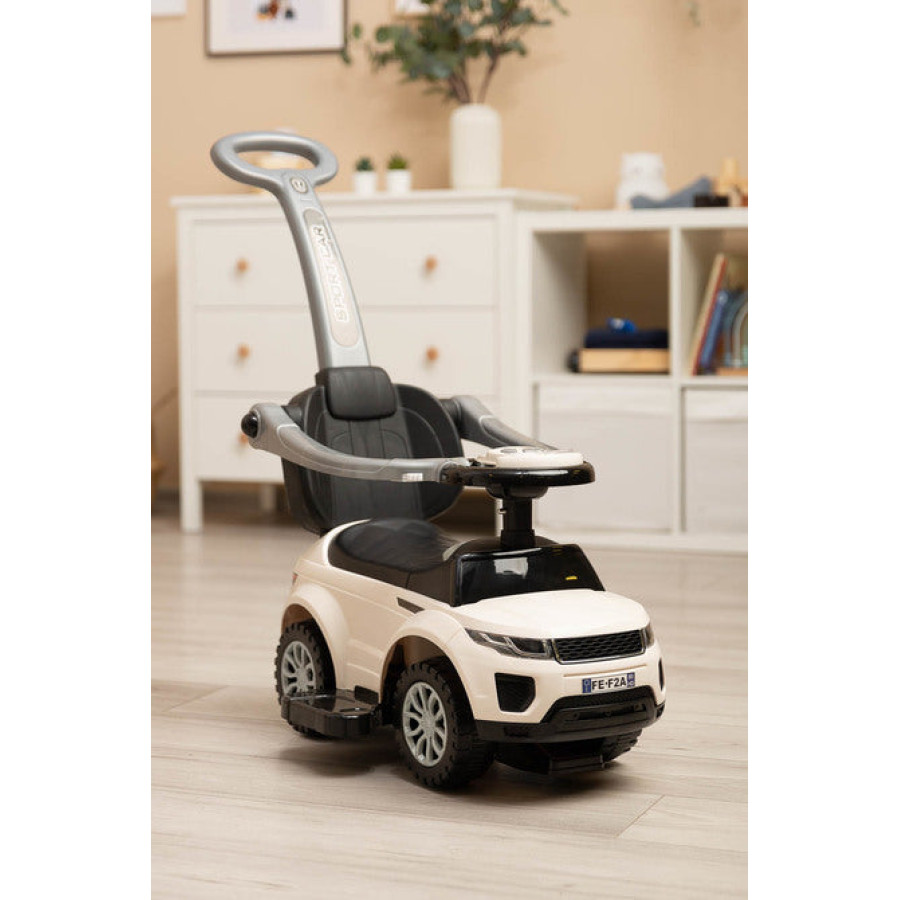 Спортна кола Бяла