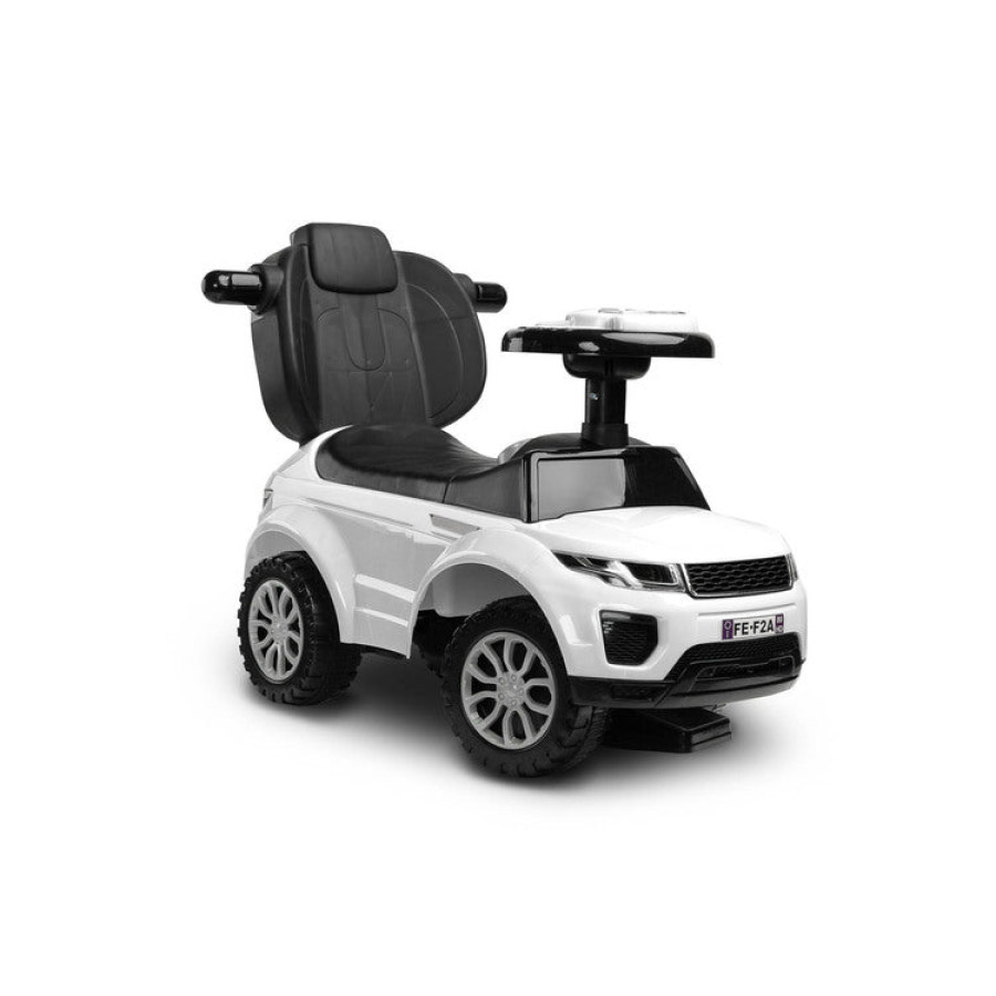 Спортна кола Бяла