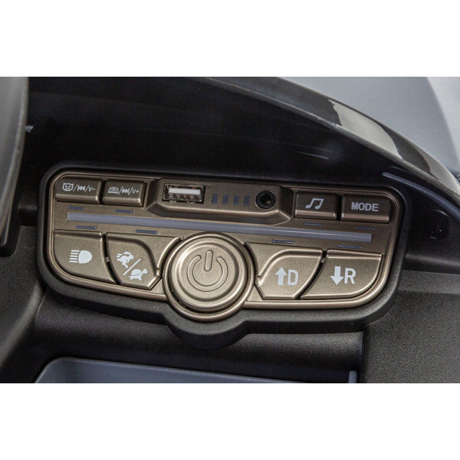 Акумулаторна кола Mercedes Benz AMG CLE53 сива