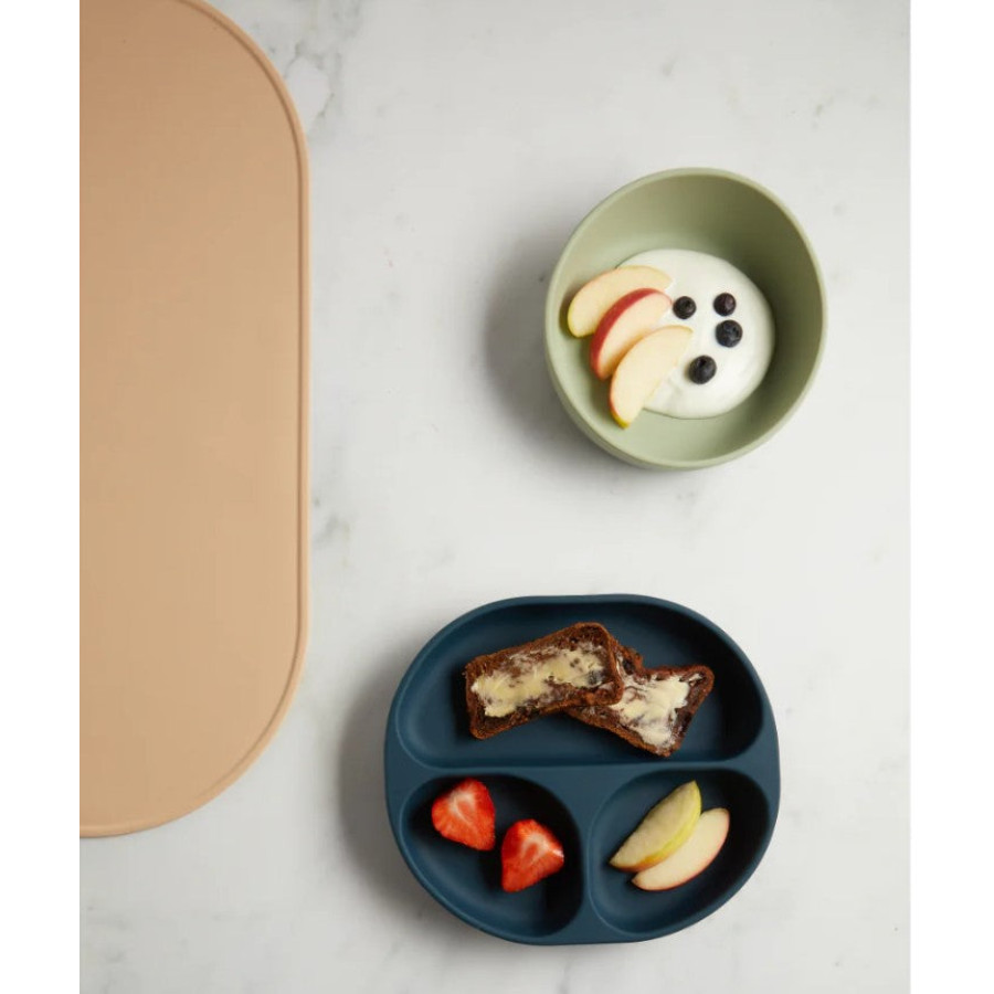 Силиконова чиния с вакуум 4+ месеца Синя Силиконова чиния с вакуум 4+ месеца Синя