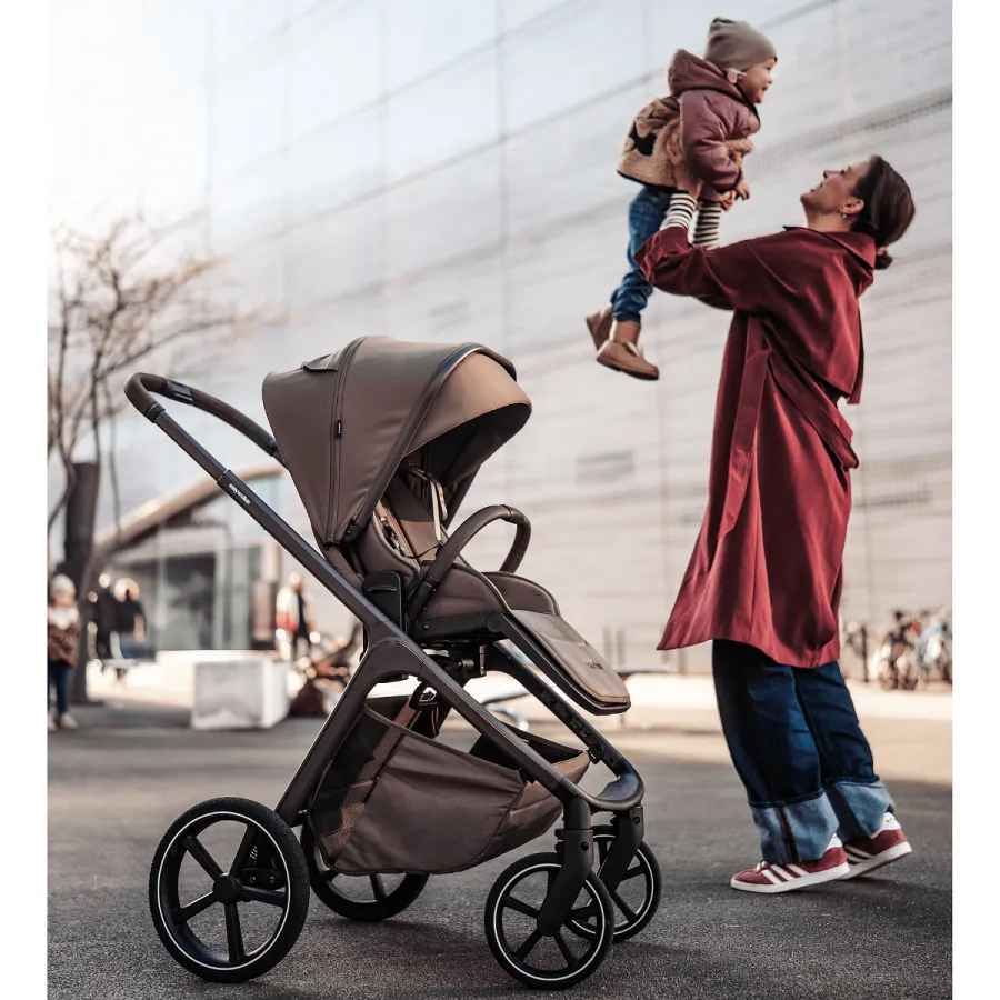 Детска количка Easywalker Zoey 2в1 Pure Black плюс зимен чувал