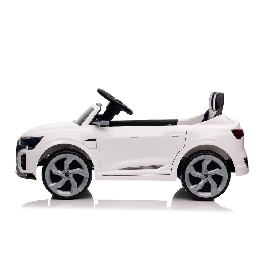 Акумулаторен джип Audi SQ8 бял