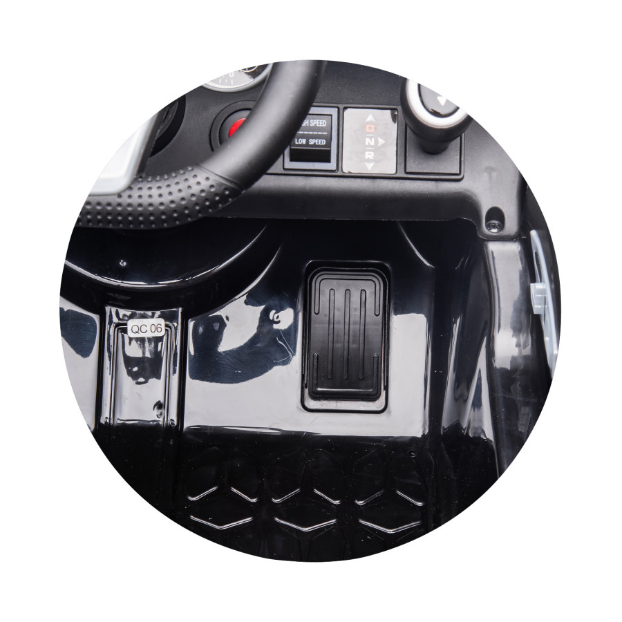 Електрическа кола Mercedes Benz SLC300 черна