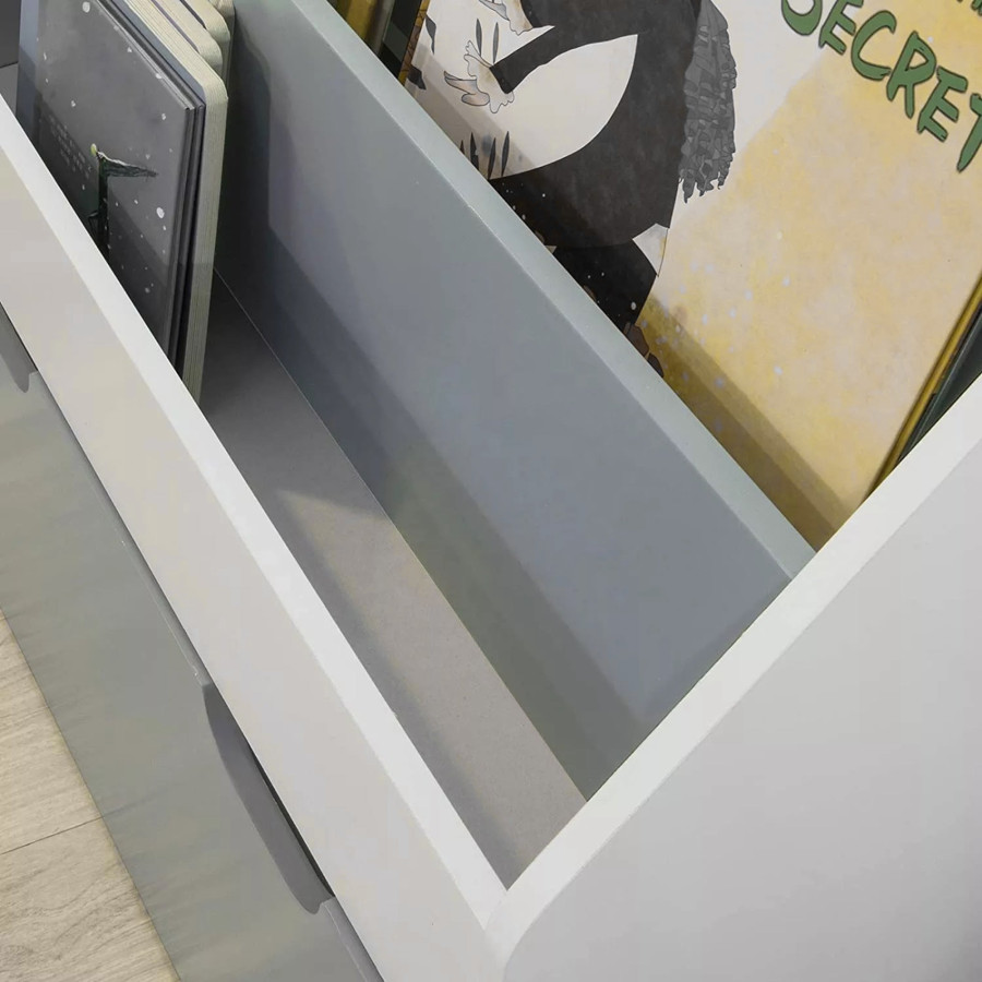 Дървен органайзер с етажерка и ракла на колелца бяло и сиво