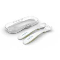 8477 Nuvita комплект вилица и лъжица в кутия зелен