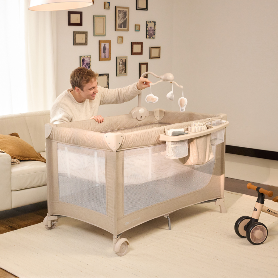 Сгъваема бебешка кошара с аксесоари Kinderkraft Leody Up Beige