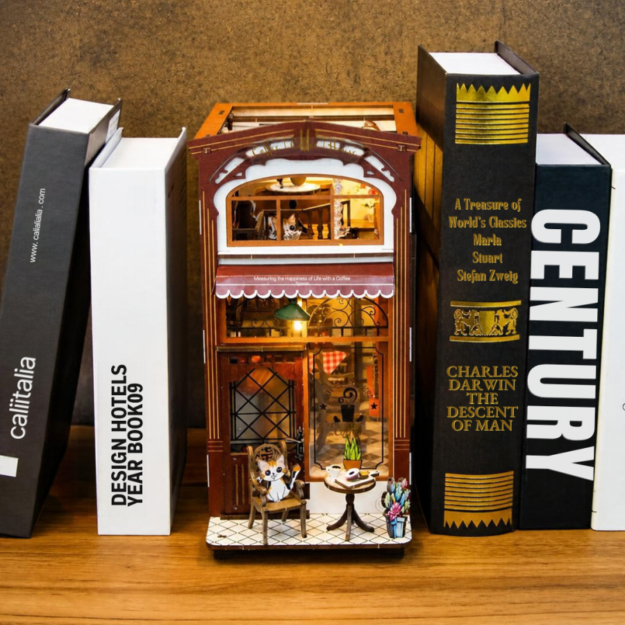 Сглобяем модел Book Nook Café