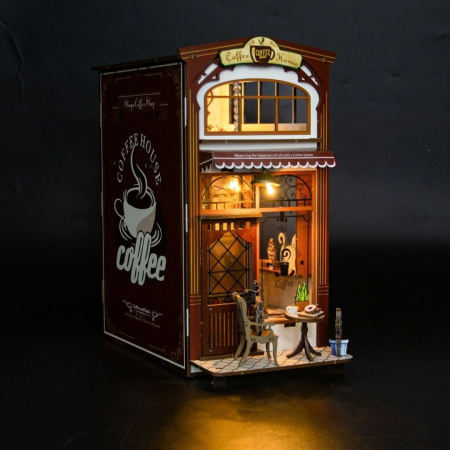 Сглобяем модел Book Nook Café