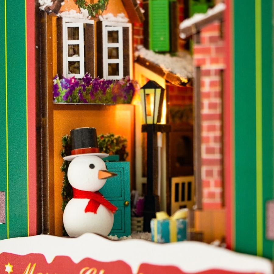 Сглобяем модел Book Nook White Christmas