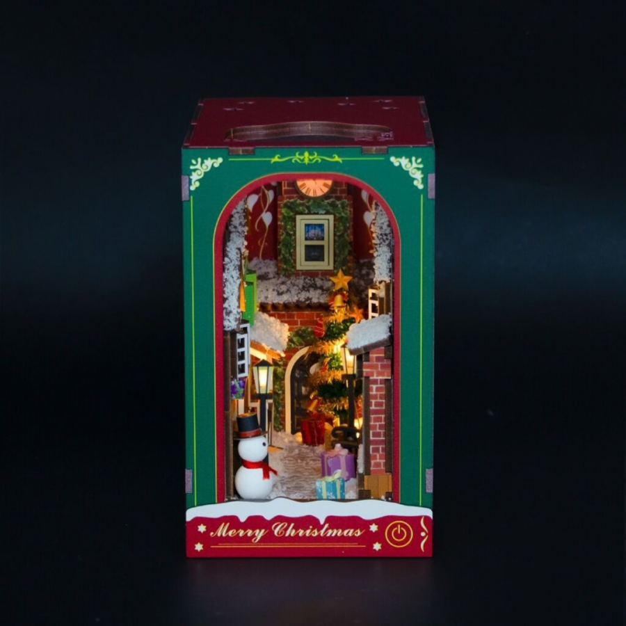 Сглобяем модел Book Nook White Christmas
