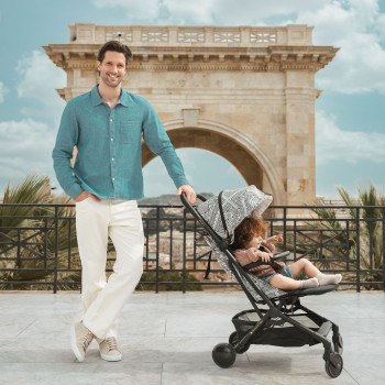 Бебешка количка Kinderkraft Pilot 2 Bizuu Lunar Black