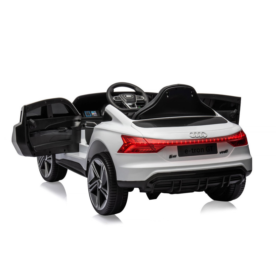 Електрическа кола Audi e-Tron бял с кожена седалка